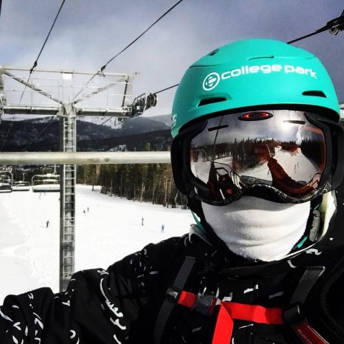 reggie-snowboarding